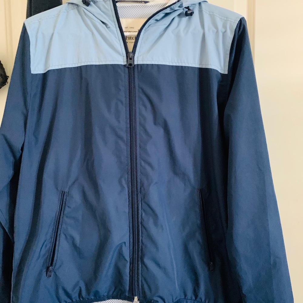 Abercrombie and Fitch winder breaker